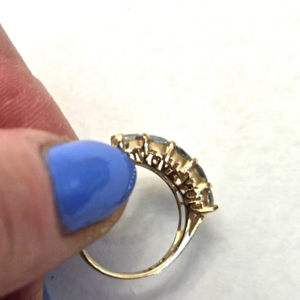 14kt Solid Yellow Gold Aquamarine And Diamond Ring